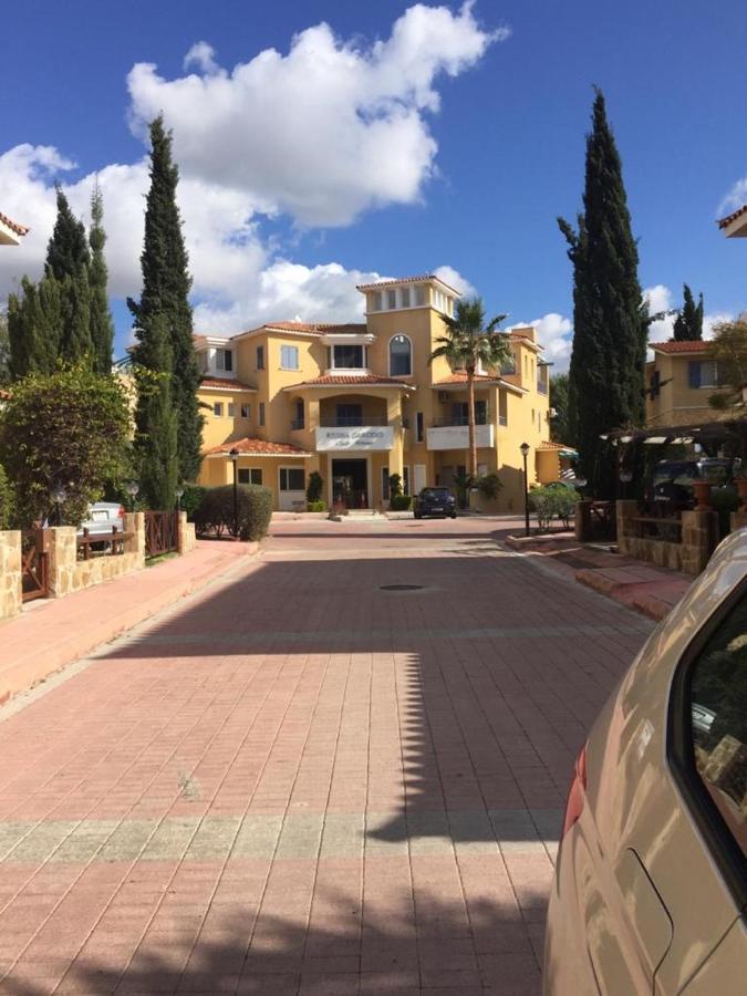 Ferienwohnung Beautiful Regina gardens Paphos Exterior foto
