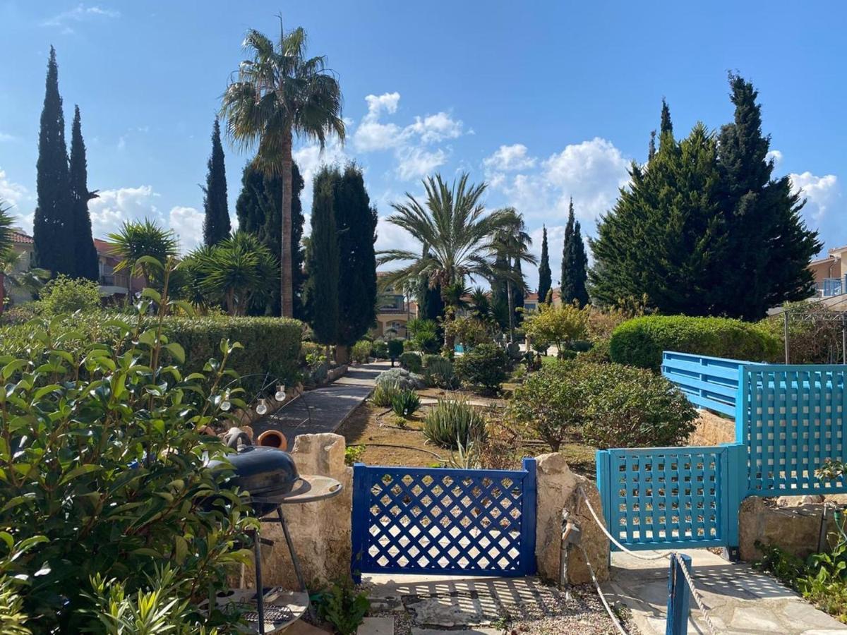 Ferienwohnung Beautiful Regina gardens Paphos Exterior foto